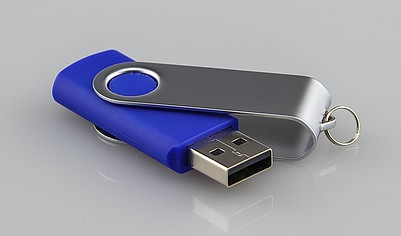 usb-stick-to-backup-your-application