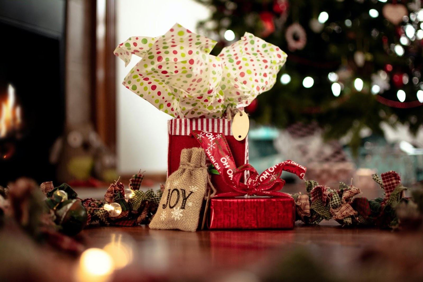 photo-of-gifts-1701531/holiday marketing strategies