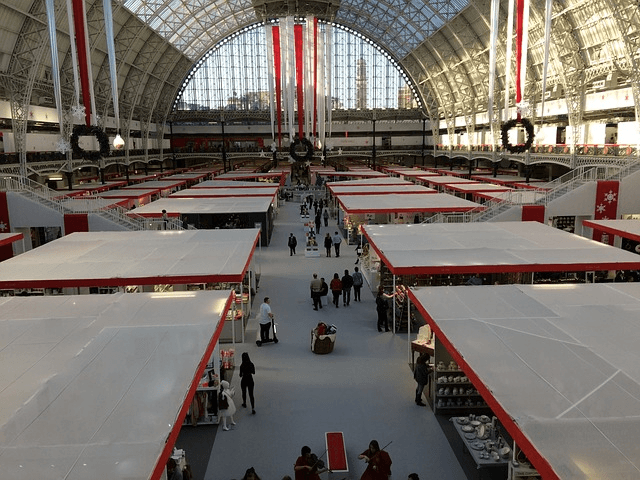big arena for trade shows and successful trade show tips